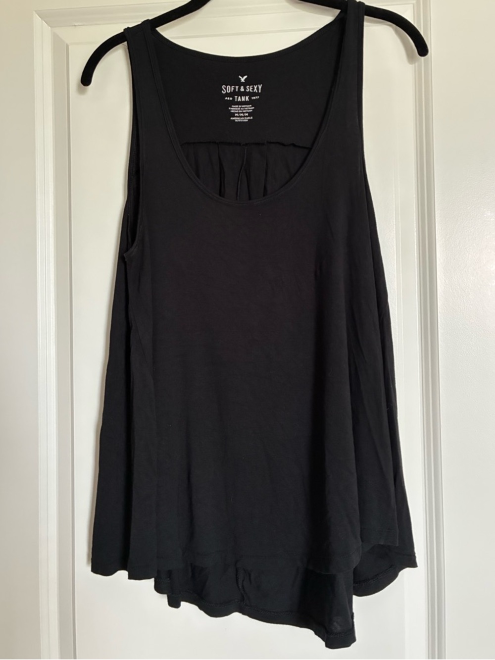 American Eagle Outfitters Black Scoop Neck Tank - Picture 2 of 8